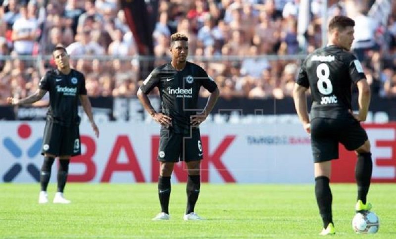 بازی دیدنی دو تیم لاتزیو ایتالیا و آینتراخت فرانکفورت آلمان در لیگ اروپا 3 | 13980 لیگ اروپا