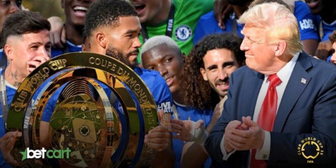 دونالد ترامپ در حال تبریک به ریس جیمز پس از قهرمانی چلسی در جام باشگاه‌های جهان 2025