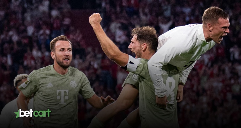 جشن گل بازیکنان بایرن مونیخ در آلیانز آرنا پیش از بازی مقابل فرایبورگ