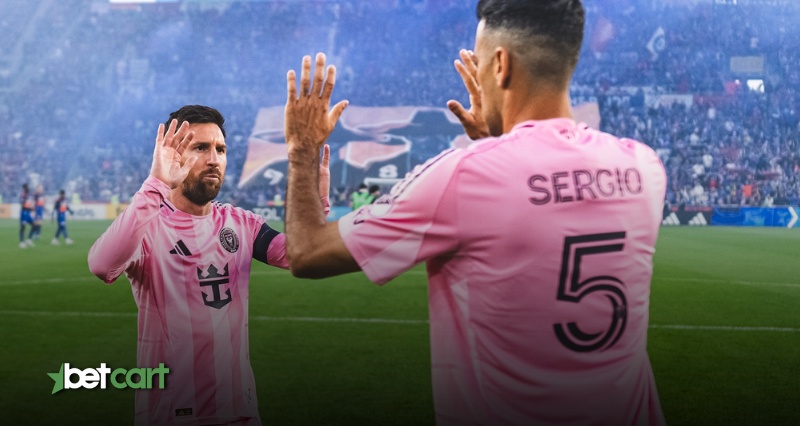 جشن گل لیونل مسی و سرخیو بازیکنان اینتر میامی در مرحله پلی‌آف MLS