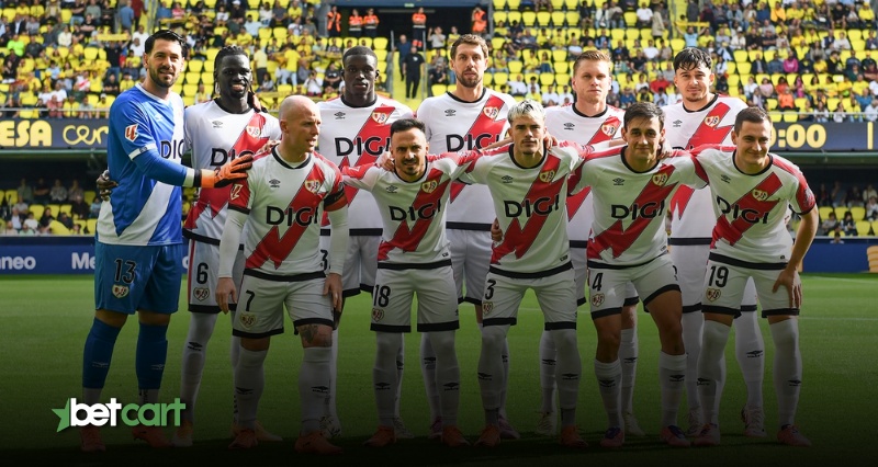 عکس تیمی بازیکنان رایو وایکانو پیش از آغاز مسابقه لالیگا