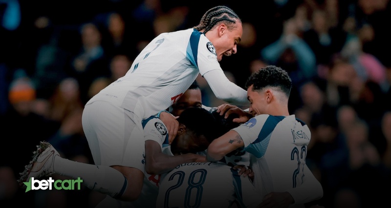 بازیکنان تاتنهام و جشن آن‌ها در مسابقات لیگ برتر