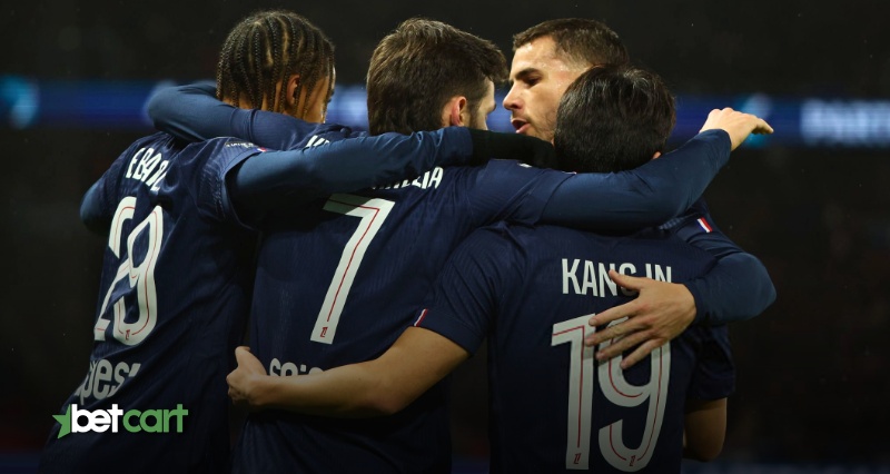 پیشبینی فوتبال متز و پاری سن ژرمن لیگ یک فرانسه 3 | 69187 خوشحالی بازیکنان پاری سن ژرمن پس از گلزنی در لیگ فرانسه