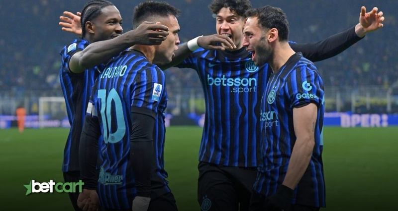 جشن گل بازیکنان اینتر در رقابت‌های سری آ ایتالیا